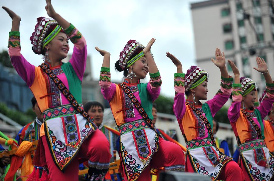 Yi people celebrate biggest festival