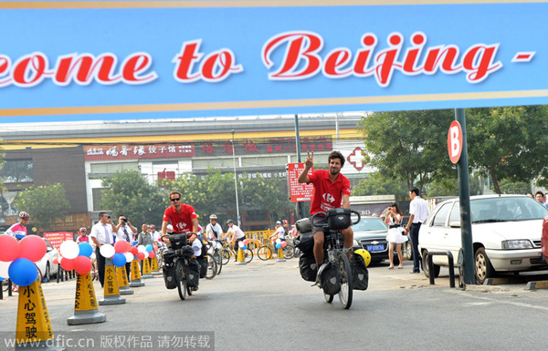 Frenchmen travel the Silk Road by bicycle