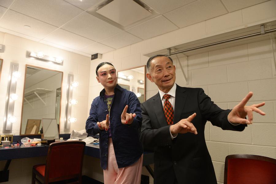 Man playing female role in Peking Opera