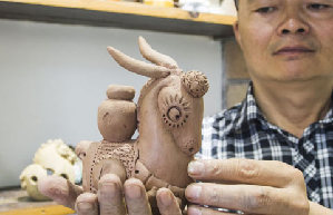 Ceramics declining in Central China's county