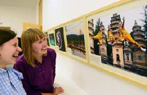 Chinese Autumn Festival staged in Edinburgh to promote cultural exchanges