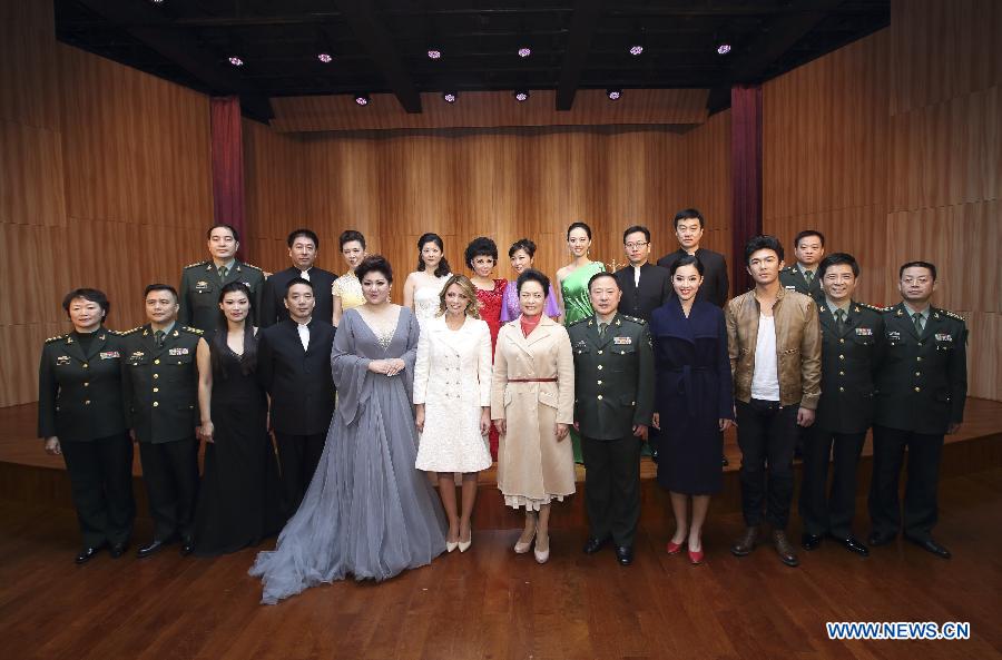 Xi's wife takes Mexican first lady to PLA Academy of Arts