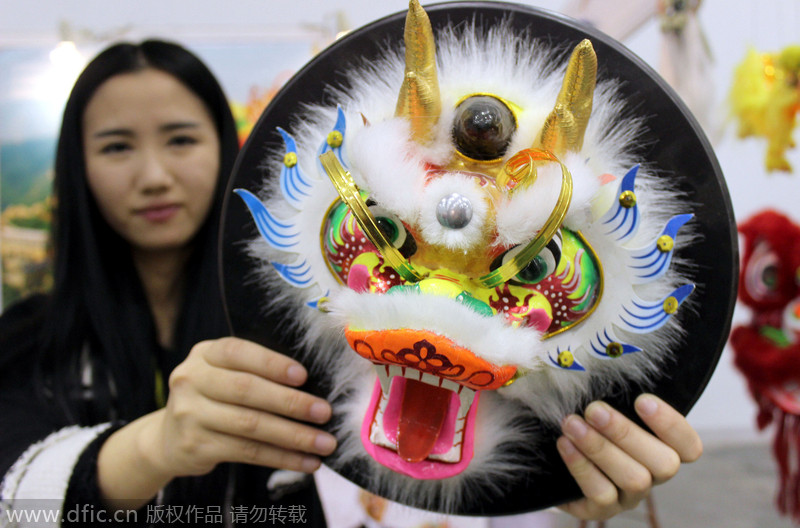 Folk art shines at East China fair