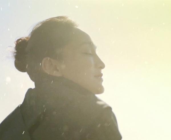 Zhou Xun releases new song for Christmas