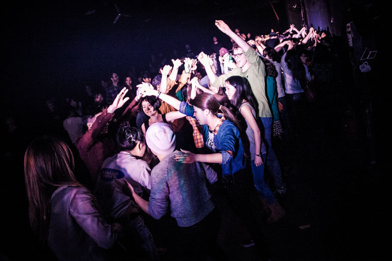 Dan Deacon bends genres, burns barriers at MAO Livehouse