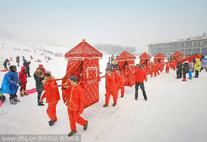 Chongqing collective wedding applies for Guinness records