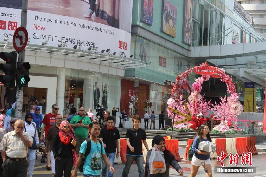 Kuala Lumpur decked in beautiful colors on Chinese New Year