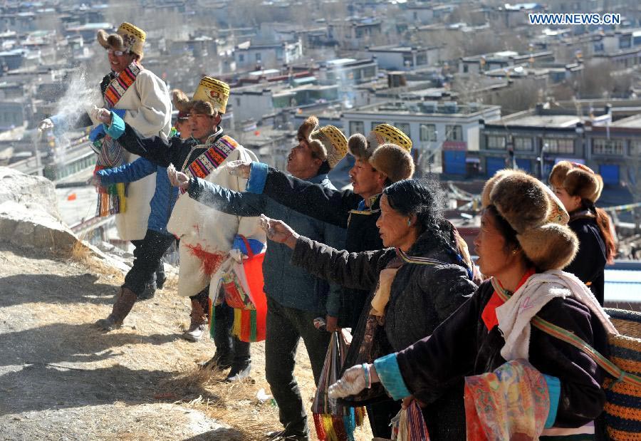 Locals celebrate New Year under Tibetan calendar in Tibet