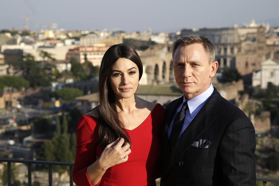 Cast members of new bond film pose in Rome