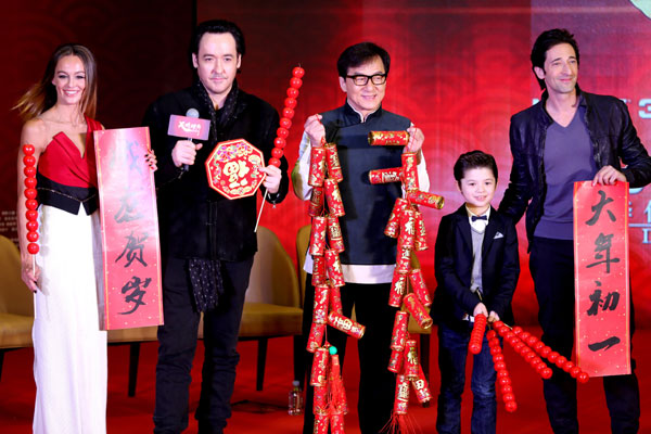 Mainland theaters see huge revenue in Lunar New Year