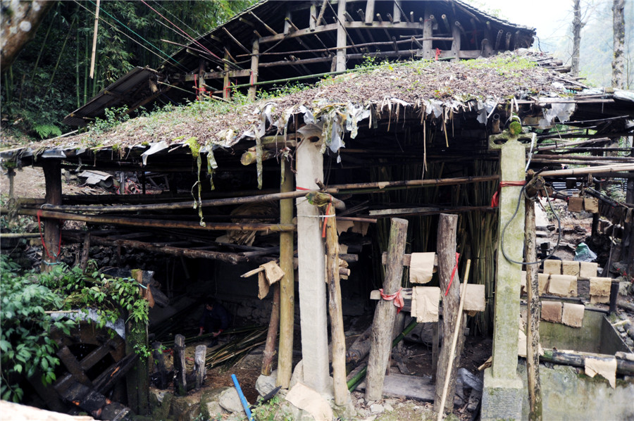 Water wheel keeps on turning at old papermaking workshop