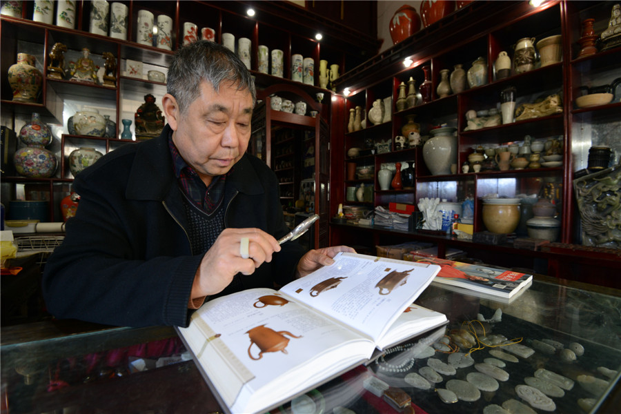 65-year-old man has over 10,000 teapots