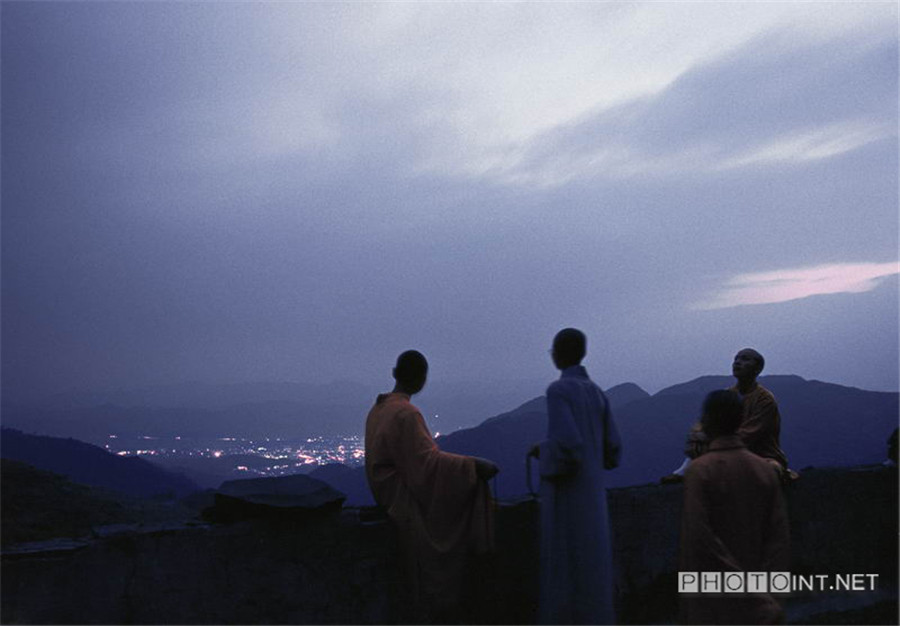 Photos capture the path of Buddhism