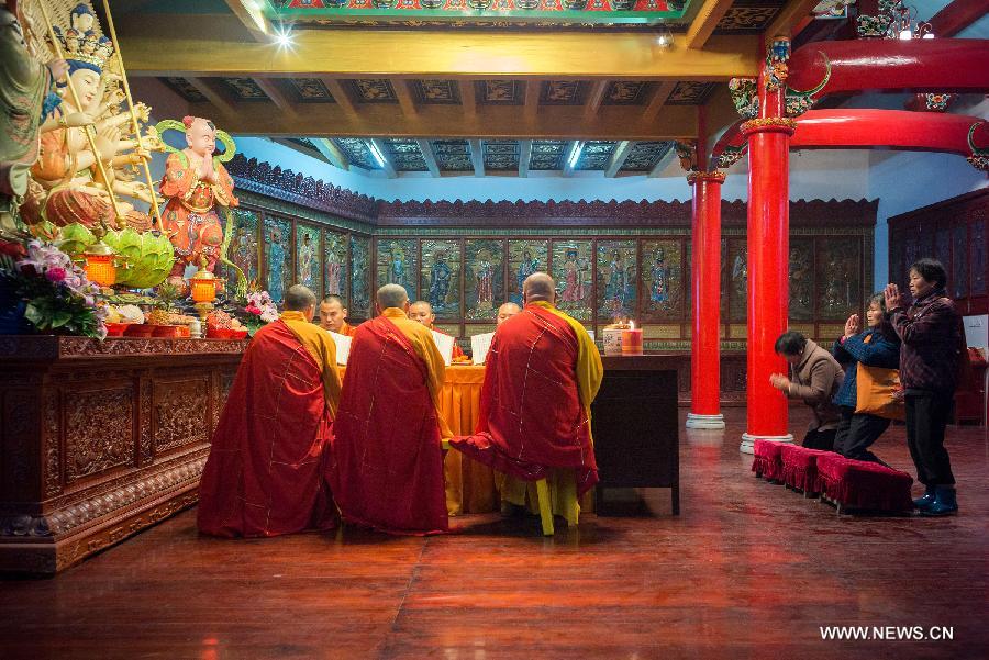 Buddhist ritual held on Jiuhua Mountain in E China's Anhui