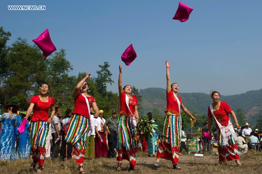 Celebration held for coming Water-Splashing Festival in SW China