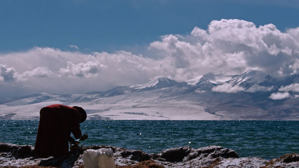 Tibet's everyday life seen in Roof of the World