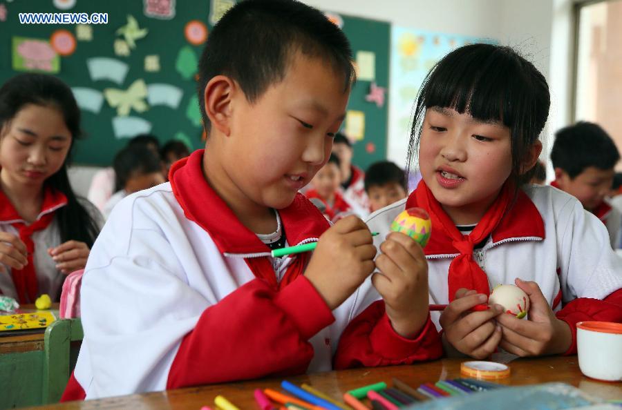 Children participate in activities marking day of Li Xia around China