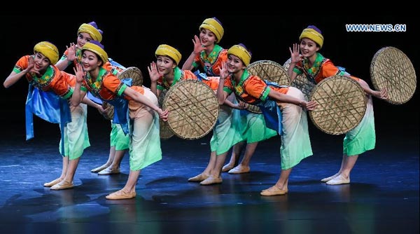 'Colorful China' show of 'Experience China' performed in Berlin