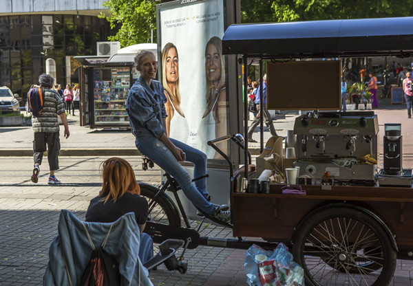 Photo exhibition in Ningbo shows the world in the eyes of Chinese people