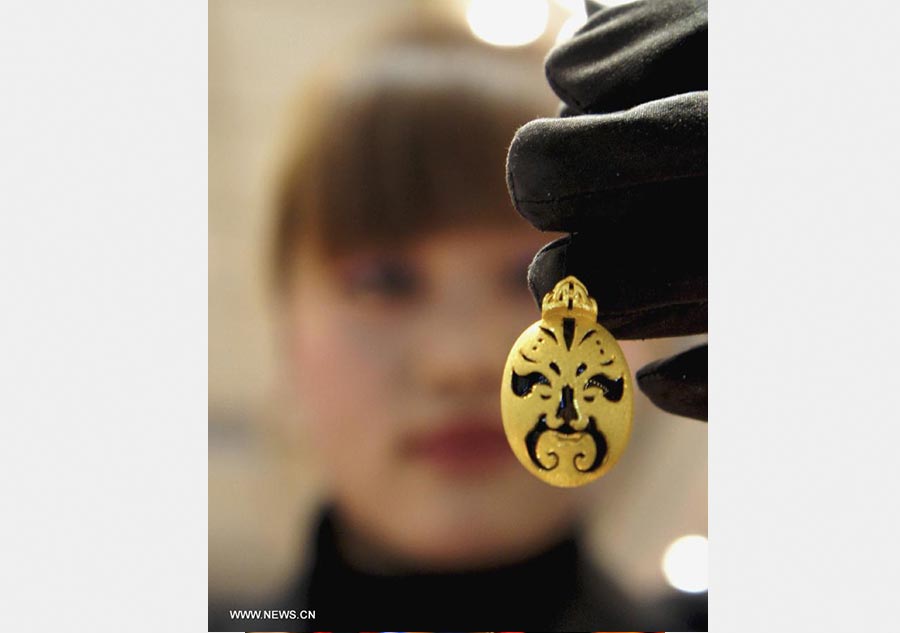 Peking Opera masks' fashionable side