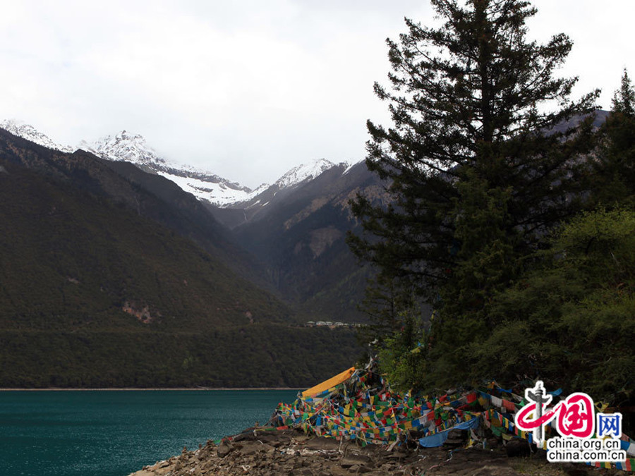 Beautiful scenery of Basum-tso Lake in Tibet