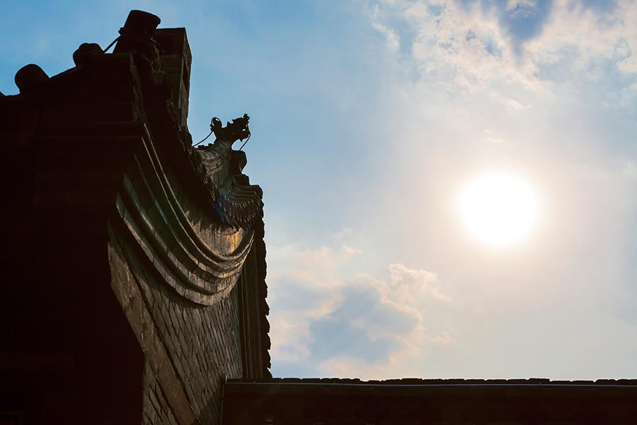 Shanxi in the Eyes of Foreigners: Looking at the roofs