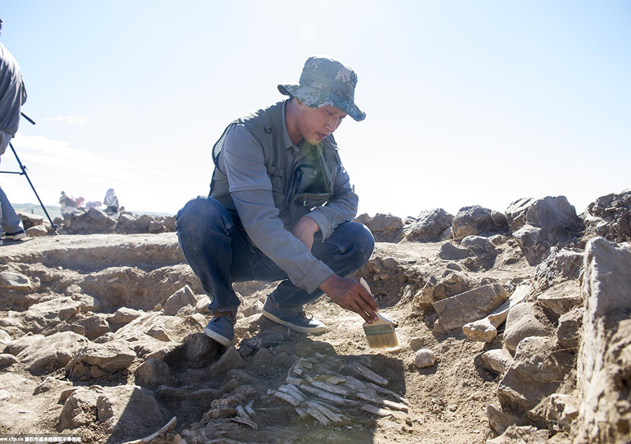 2000-year-old tomb complex being excavated in Xinjiang