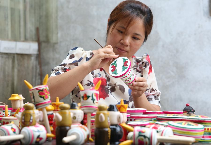 Ancient wood-cut toys still popular in Southern Shandong