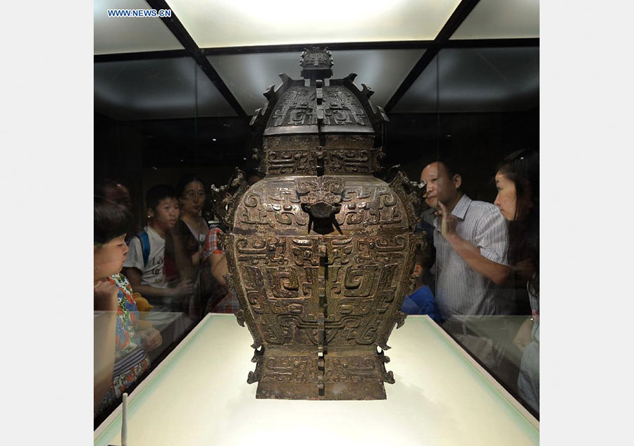 Bronze wares themed exhibition held in C China