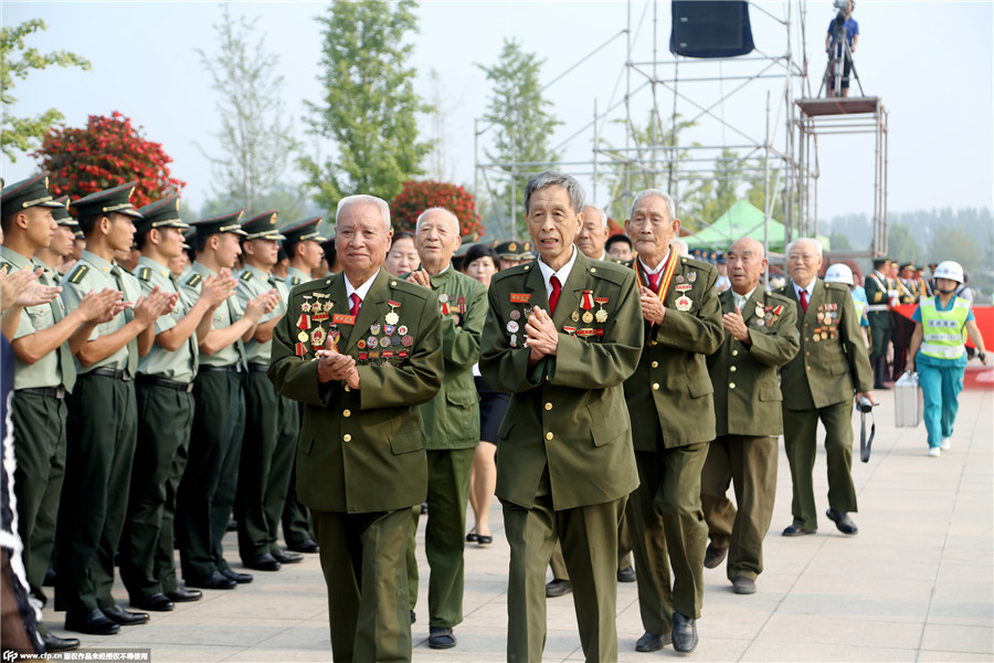 40,000 sing revolutionary songs to mark V-Day in Henan