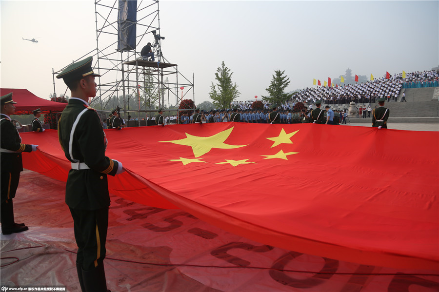 40,000 sing revolutionary songs to mark V-Day in Henan