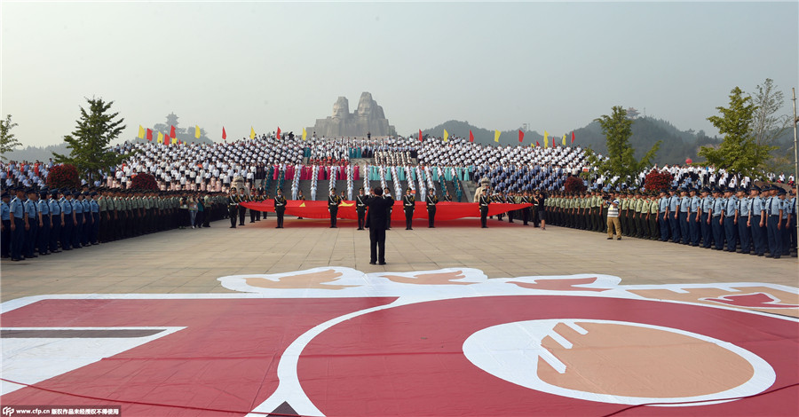 40,000 sing revolutionary songs to mark V-Day in Henan