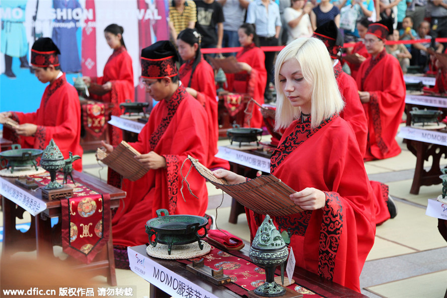 Students attend traditional Chinese prayer ceremony