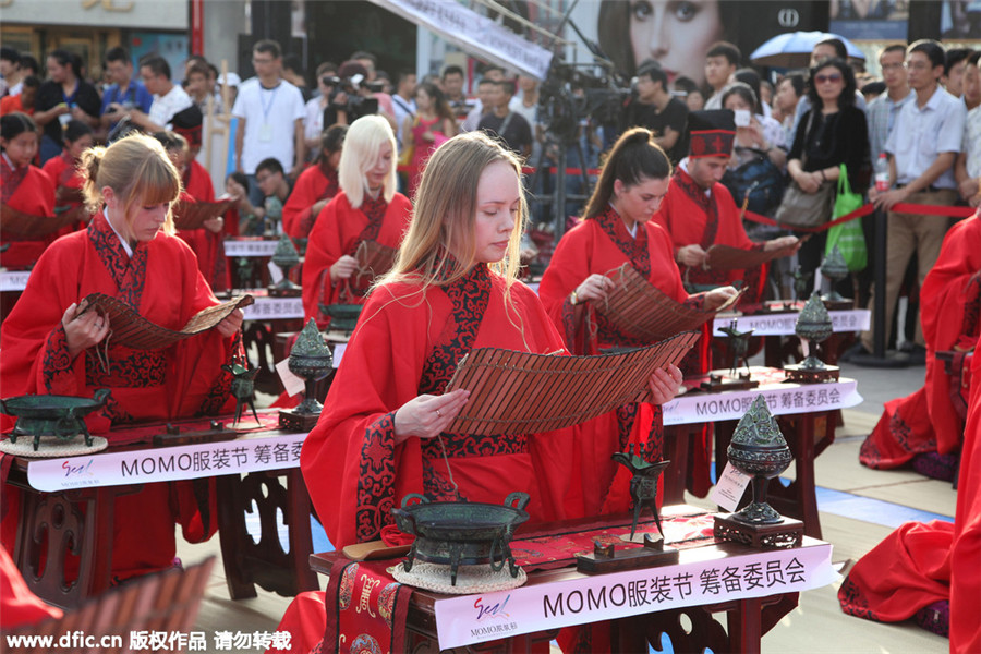 Students attend traditional Chinese prayer ceremony