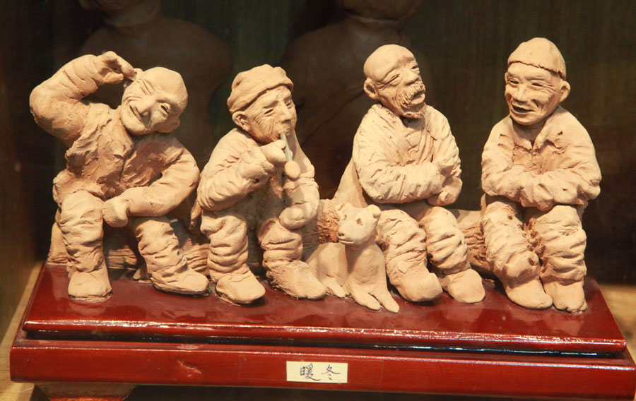 Artist in Gansu creates vivid clay figurines