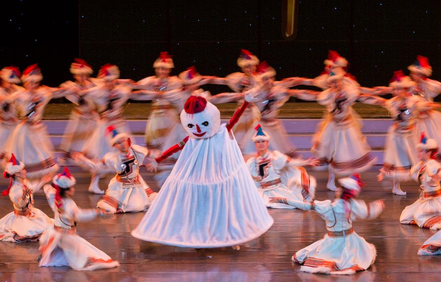 The fourth Mongolian Dance Competition kicks off in Huhhot