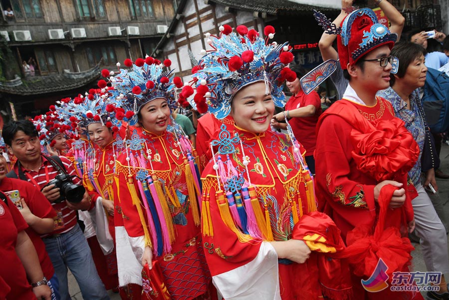 Traditional Chinese wedding held in Shanghai