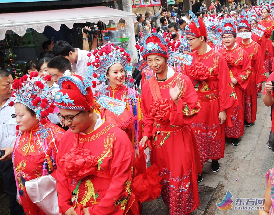 Traditional Chinese wedding held in Shanghai