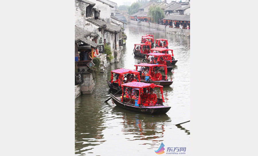 Traditional Chinese wedding held in Shanghai