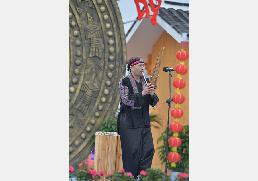 Dance and ethnic dresses mark Lusheng festival in SW China