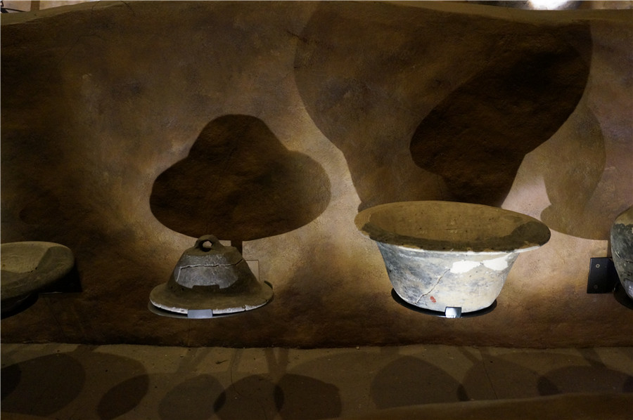 Ancient pottery on display at Hemudu Site Museum