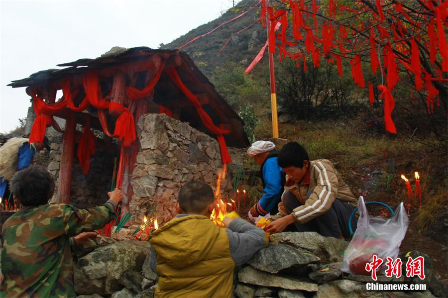 Qiang ethnic group celebrates New Year in SW China’s Sichuan