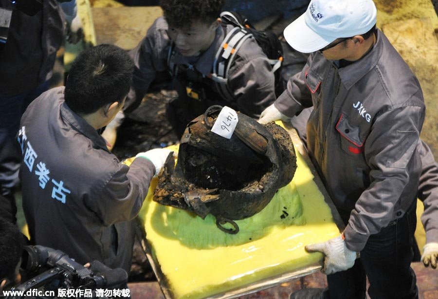 187 large gold coins found in 2,000-year-old tomb in Jiangxi