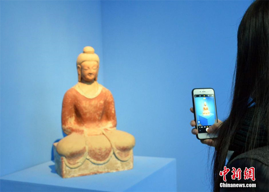 Exhibition of Dunhuang art held in Shanghai