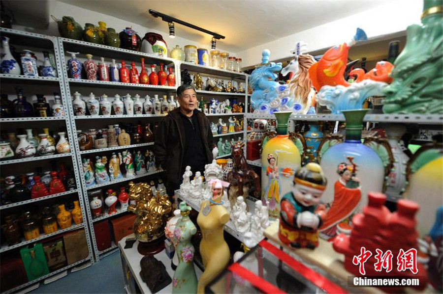 Man collects 10,000 drinking vessels in NE China