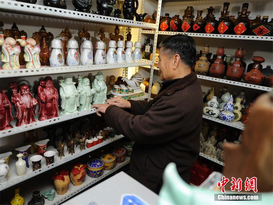 Man collects 10,000 drinking vessels in NE China