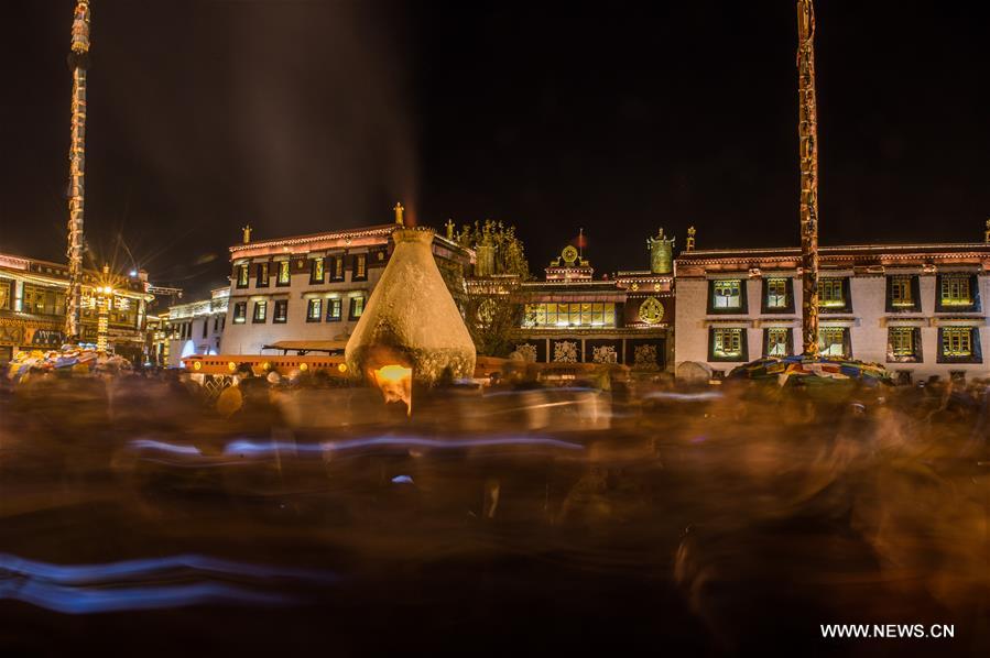 Butter Lamp Day marked in Lhasa