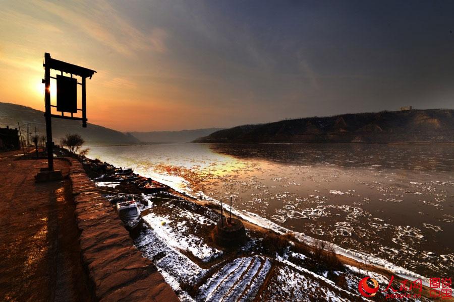 Tranquil Qikou ancient town