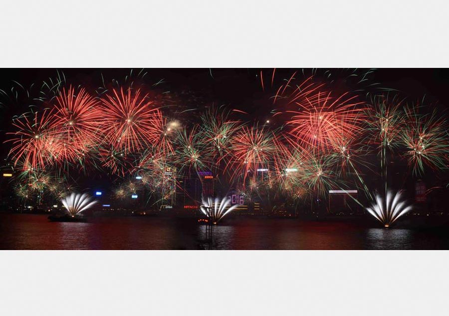 Fireworks show marks New Year's Day in HK