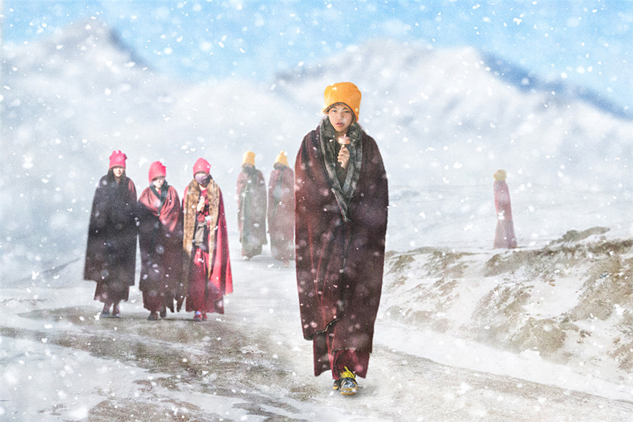 Stunning images of devout Tibetan Buddhist pilgrims in winter